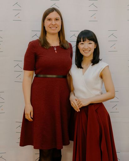 Auf dem Bild: Corinna Rose und Marie Kondō